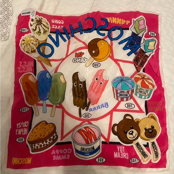 Moschino 100% silk square scarf / handkerchief - Picture 2 of 4